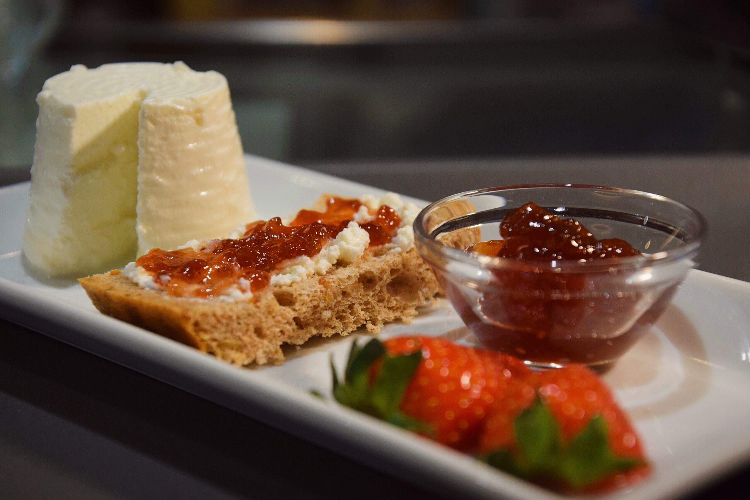 pane , marmellata e ricotta